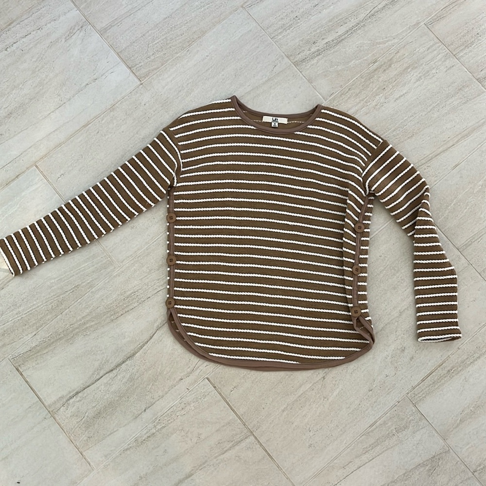 Women’s stripe sweater